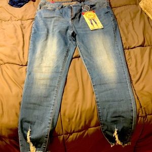 Mid rise crop jeans
